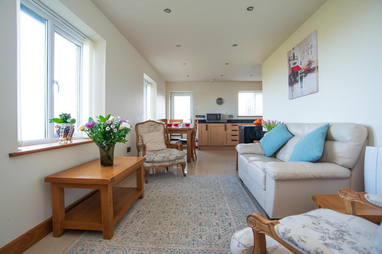 Finest Retreats - Sea Views Cottage Престатін Екстер'єр фото